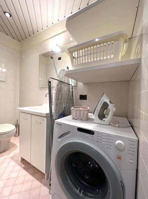 Attico In Piazza Matteotti Appartement Desenzano del Garda Buitenkant foto