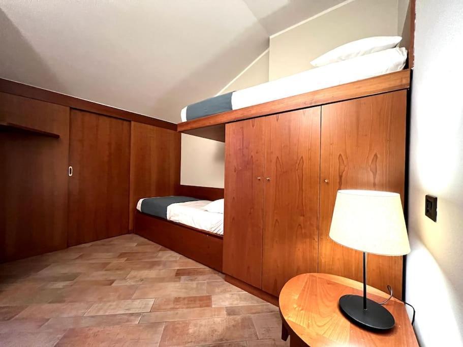 Attico In Piazza Matteotti Appartement Desenzano del Garda Buitenkant foto