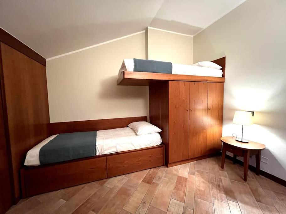 Attico In Piazza Matteotti Appartement Desenzano del Garda Buitenkant foto