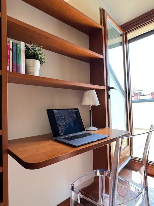 Attico In Piazza Matteotti Appartement Desenzano del Garda Buitenkant foto